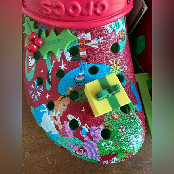 Mickey Mouse and Friends Holiday Adult Crocs - Men’s size 6, Women’s size 8 -NWT - Picture 4 of 10